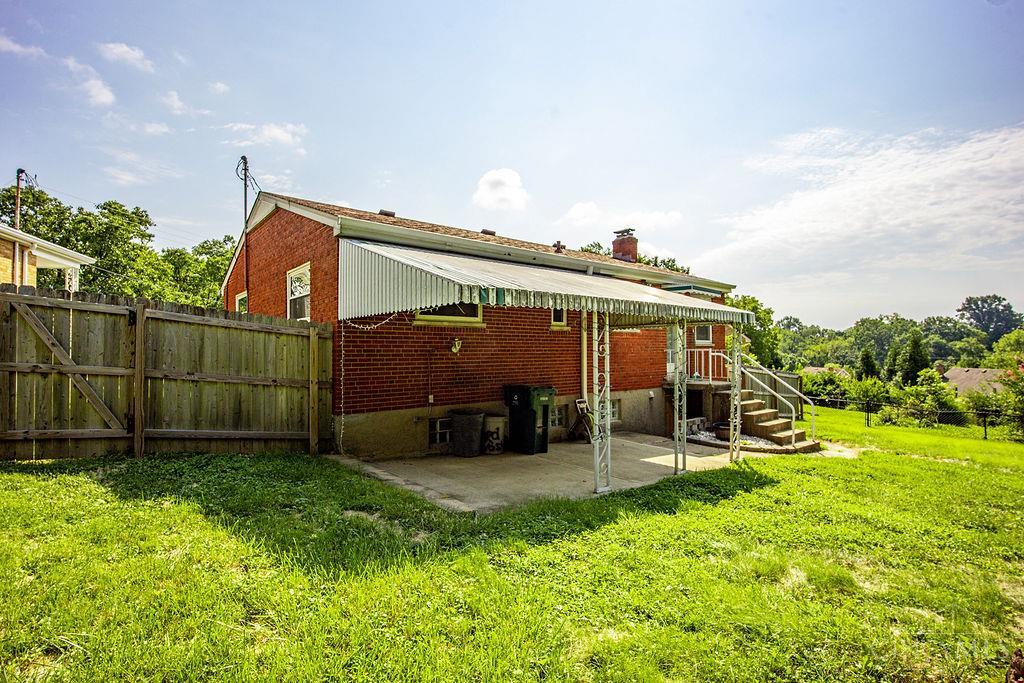 1737 Admiral Court Property Photo 25