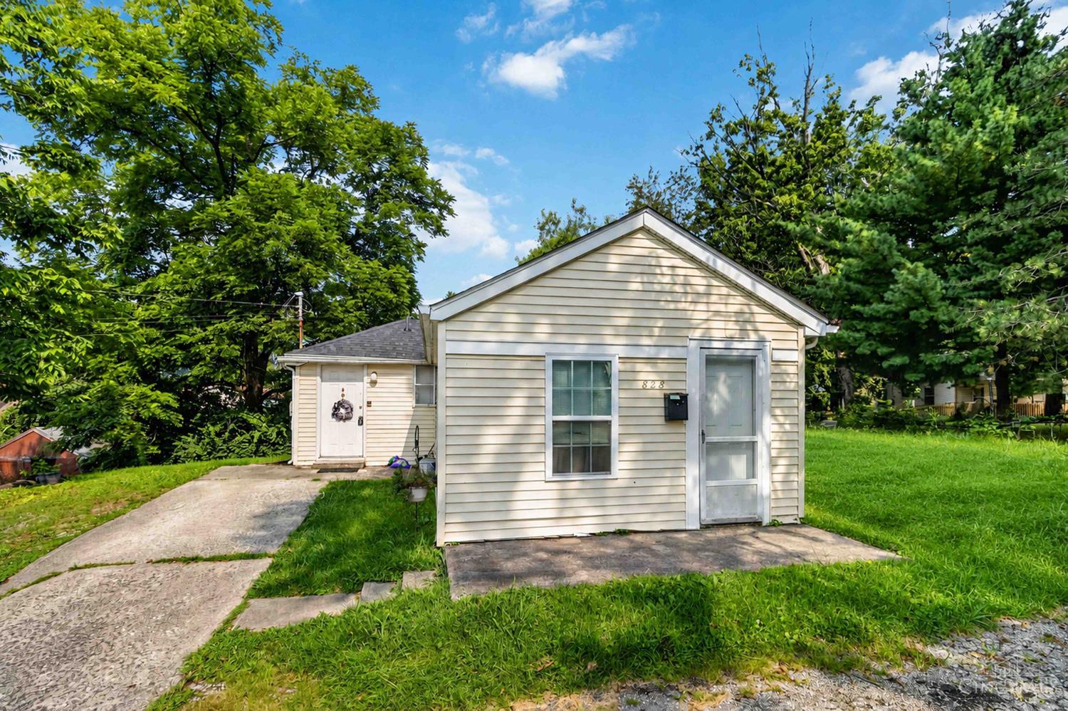 W 828 Main Street Property Photo 1