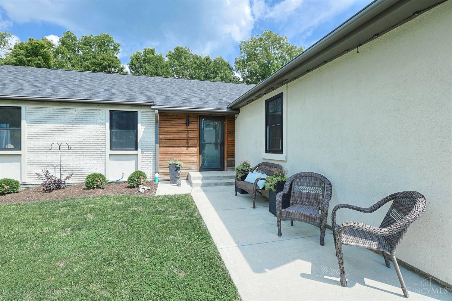 3782 Gary Drive Property Photo 3