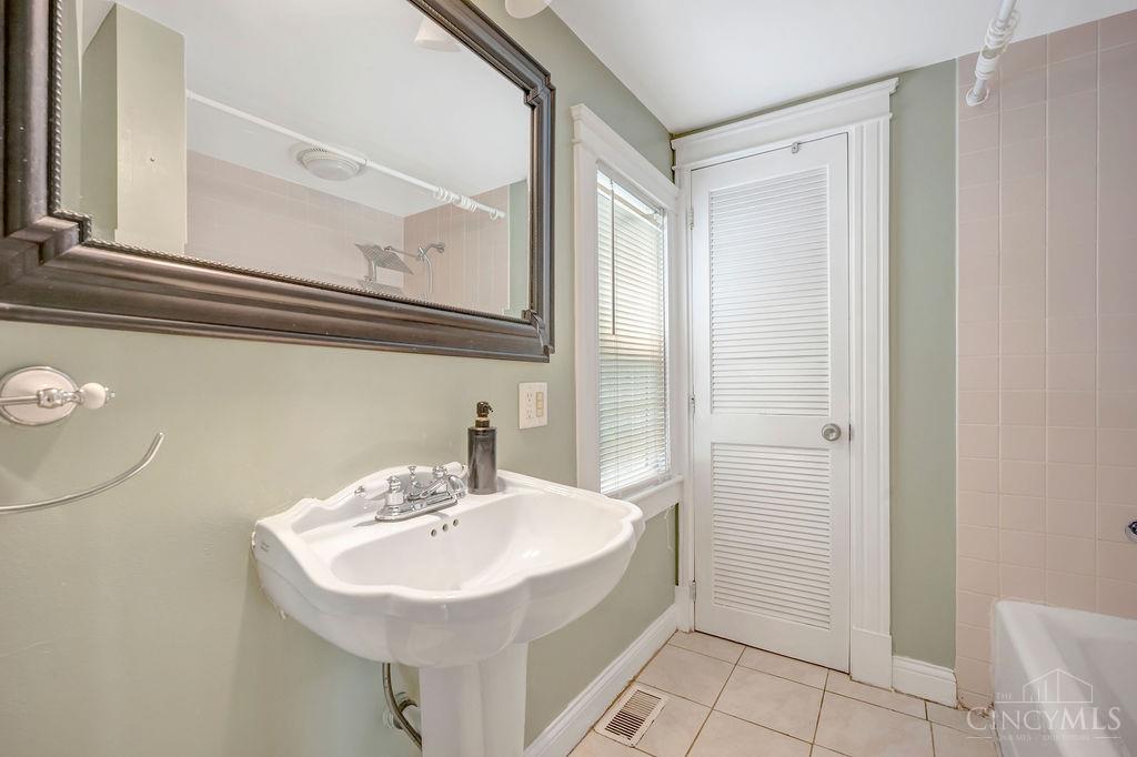 2641 Pleasant Avenue Property Photo 15