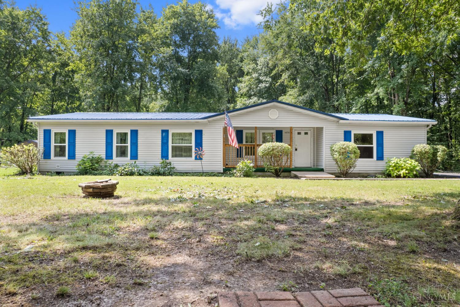 1878 Maple Grove Road Property Photo 1