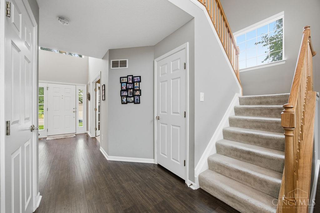 6028 Pond View Court Property Photo 7