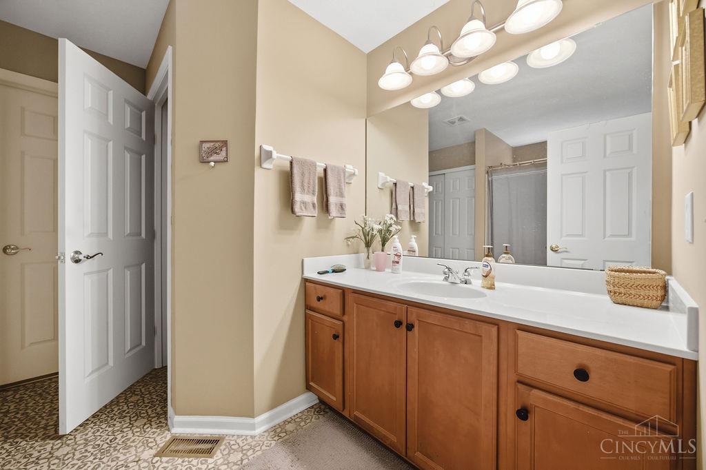 6028 Pond View Court Property Photo 27