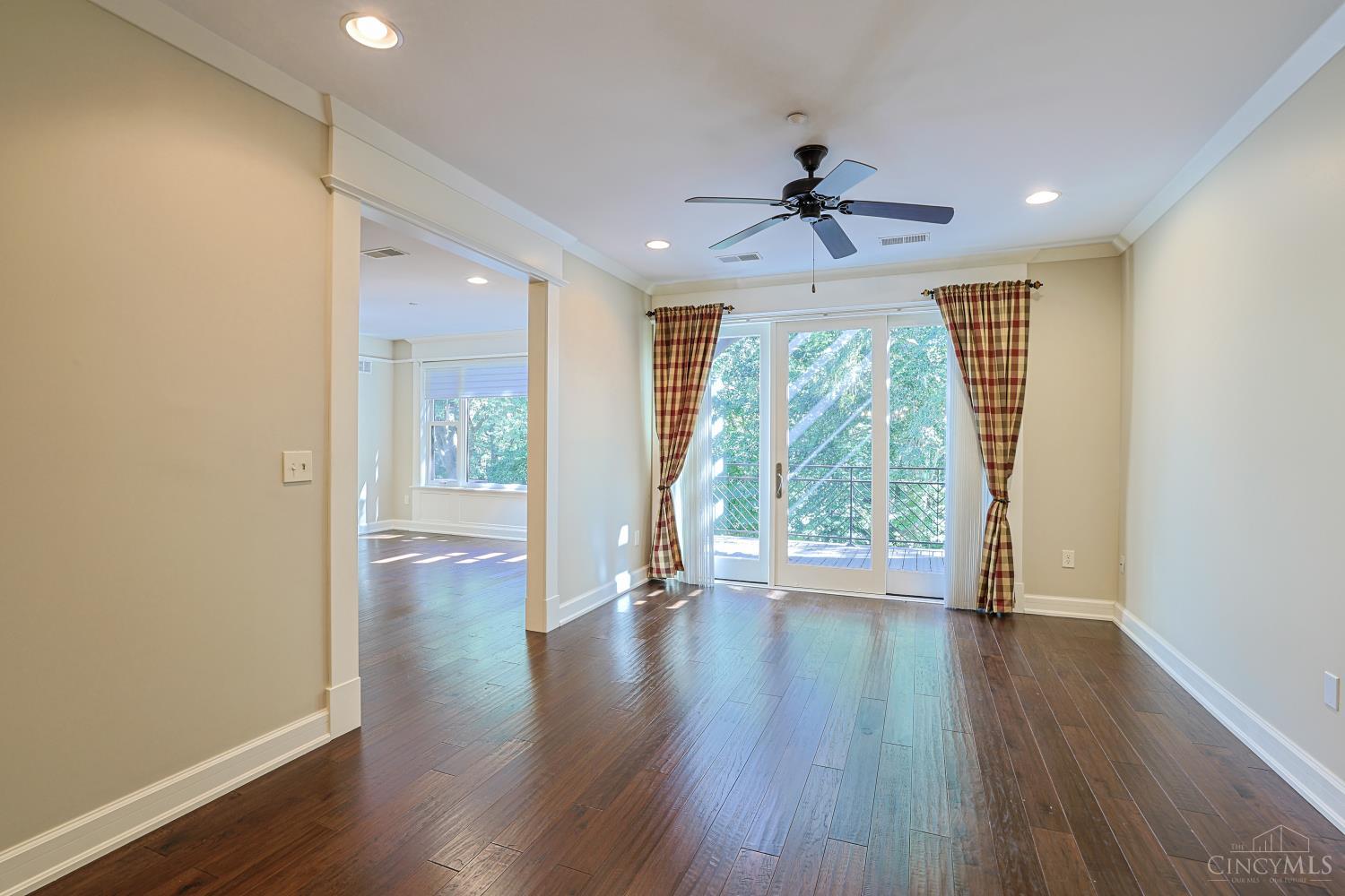 3942 Miami Road Property Photo 6