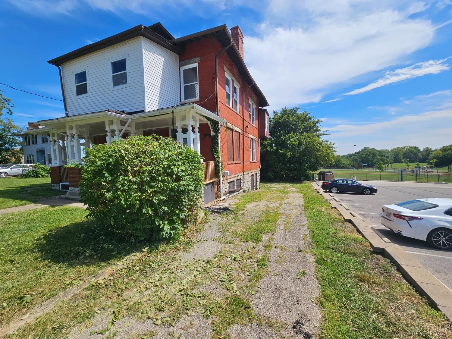 3636 Reading Road Property Photo 3