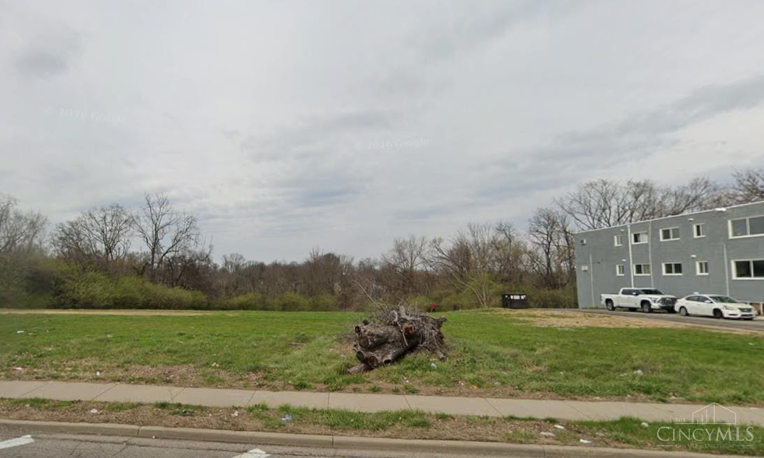 2570 Harrison Avenue Property Photo 2