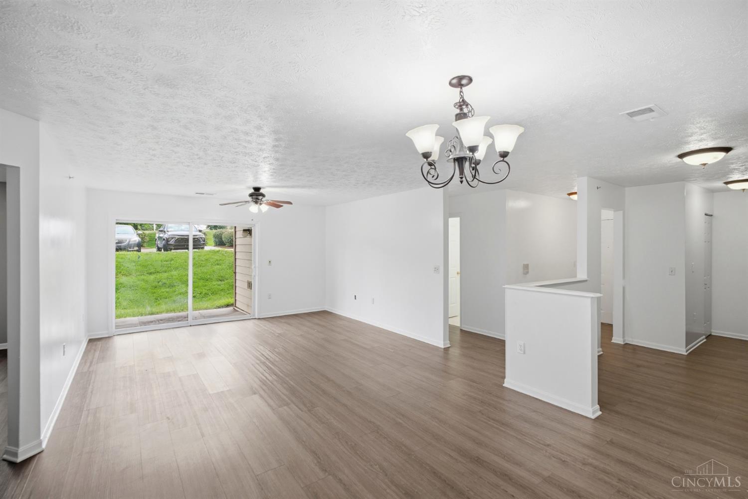 8171 Autumn Woods Lane Property Photo 6