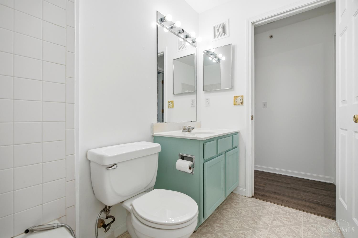 8171 Autumn Woods Lane Property Photo 23