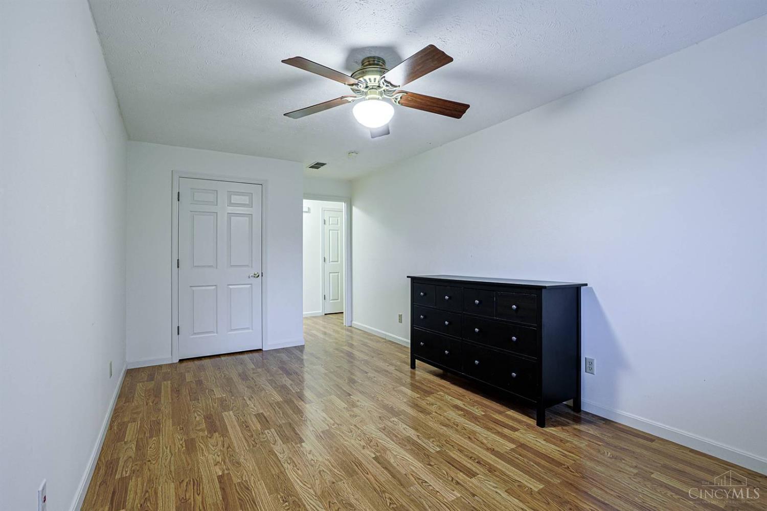 5321 North Bend Crossing Property Photo 10