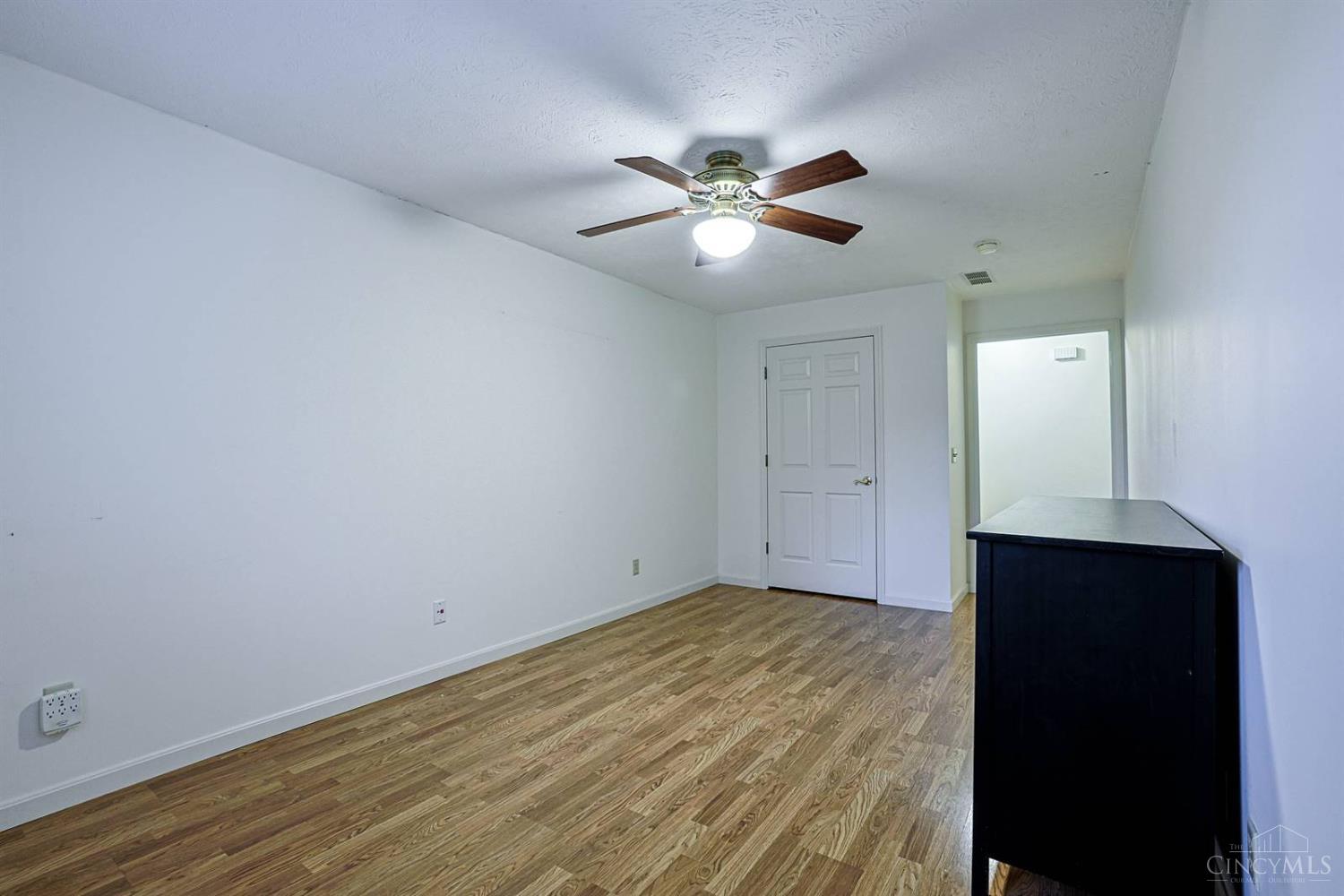 5321 North Bend Crossing Property Photo 12