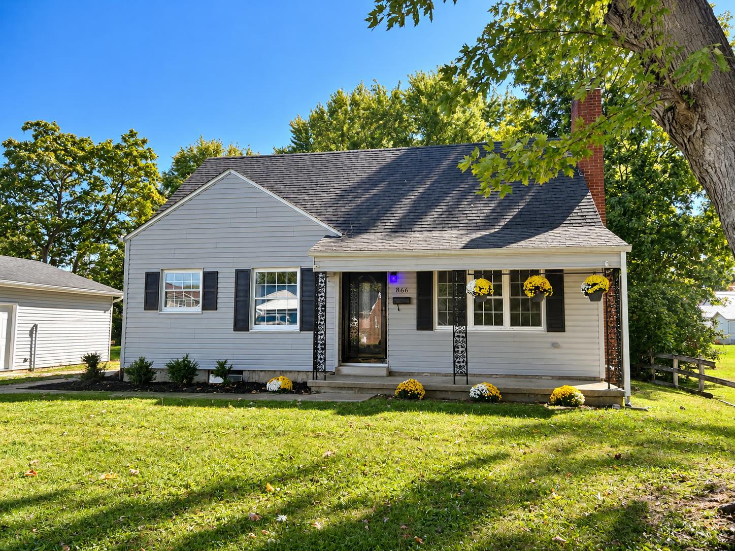866 Spring Street Property Photo 1