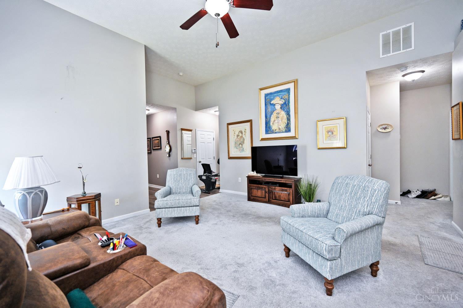 S 4141 Gensen Loop Property Photo 9