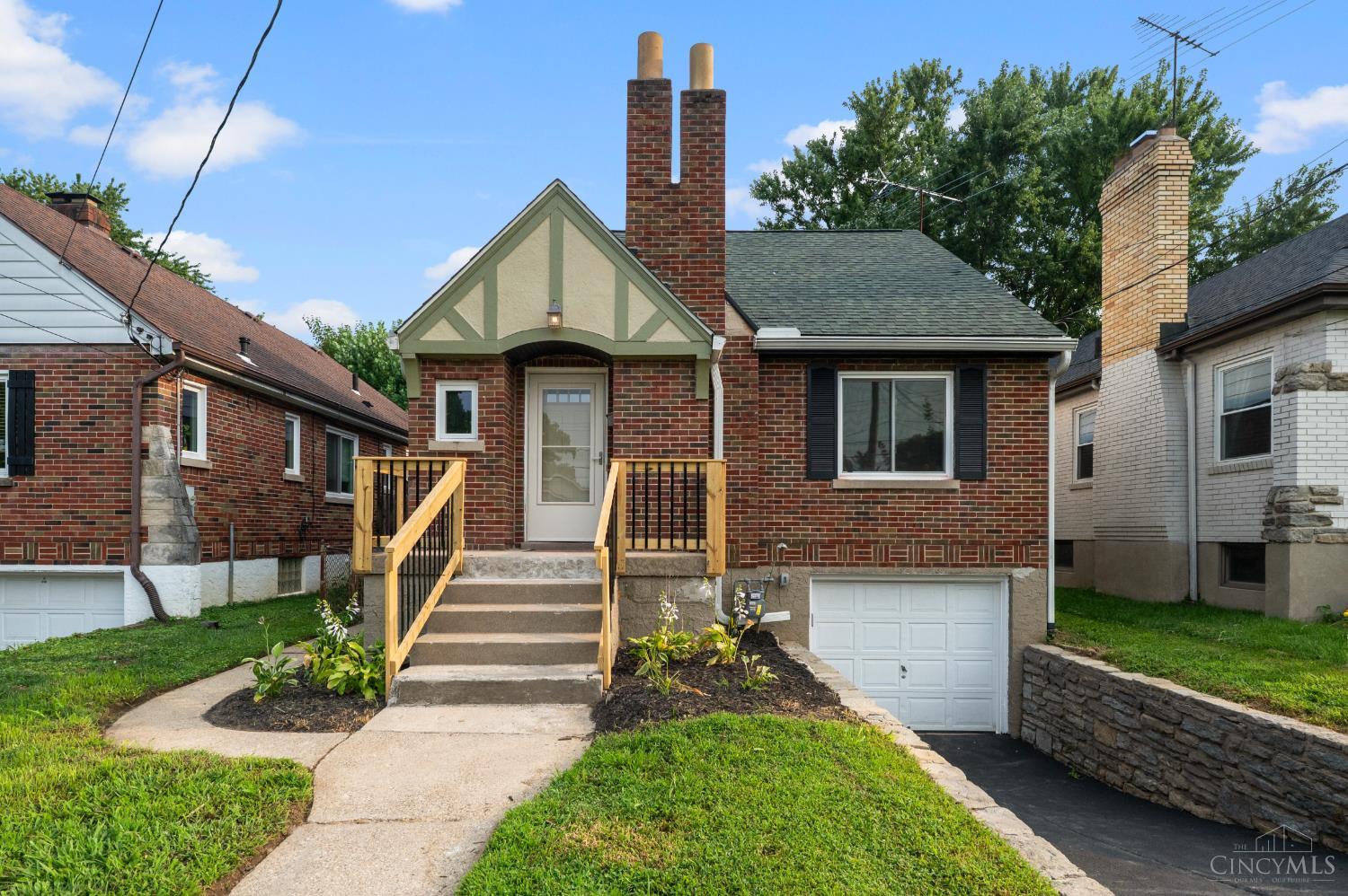 6838 Roe Street Property Photo 1