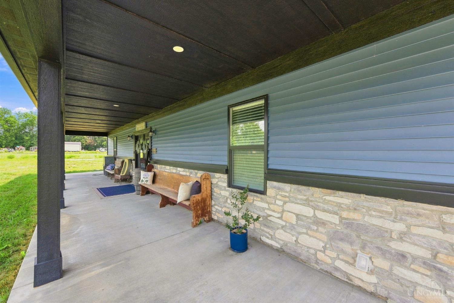 2585 Moler Road Property Photo 5
