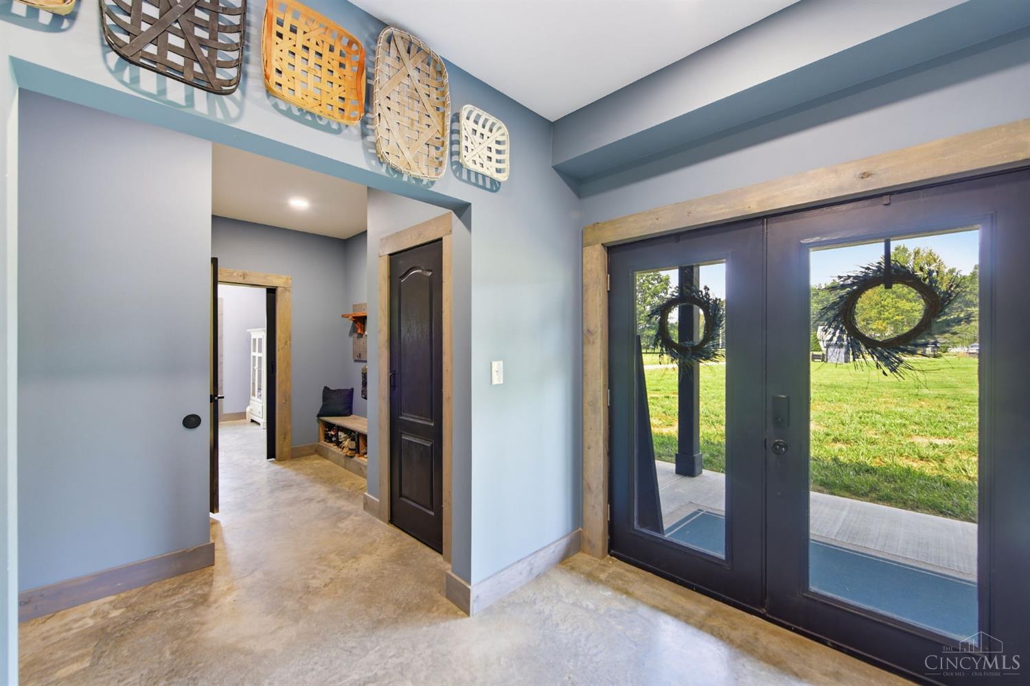 2585 Moler Road Property Photo 7