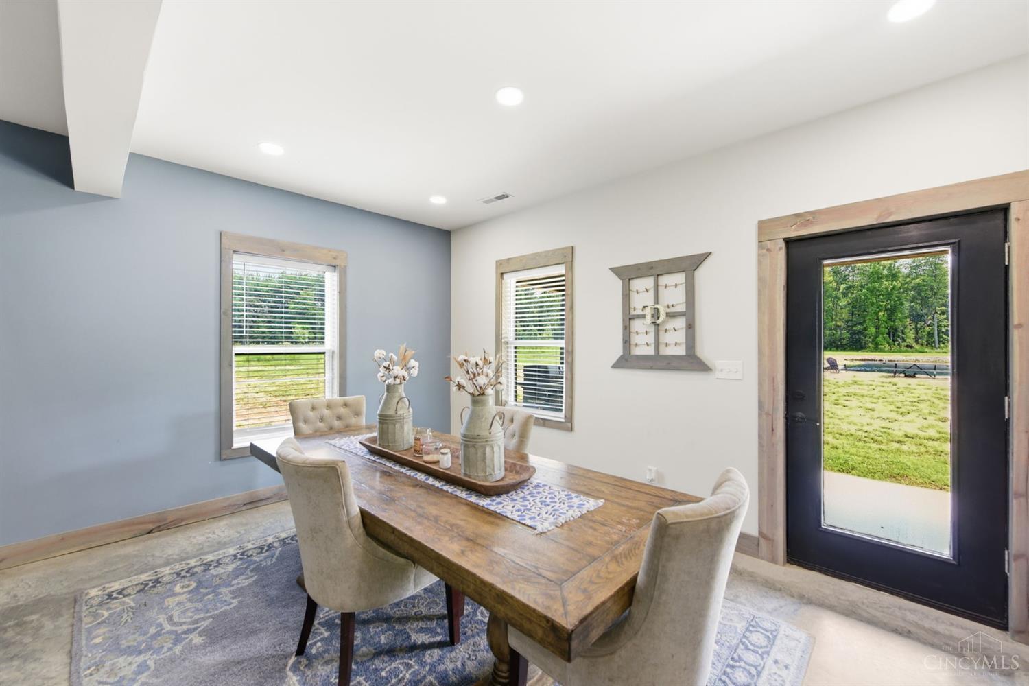 2585 Moler Road Property Photo 14
