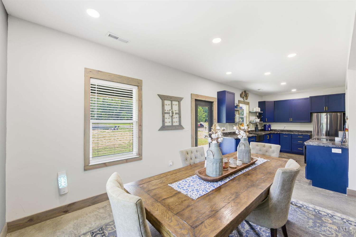 2585 Moler Road Property Photo 15