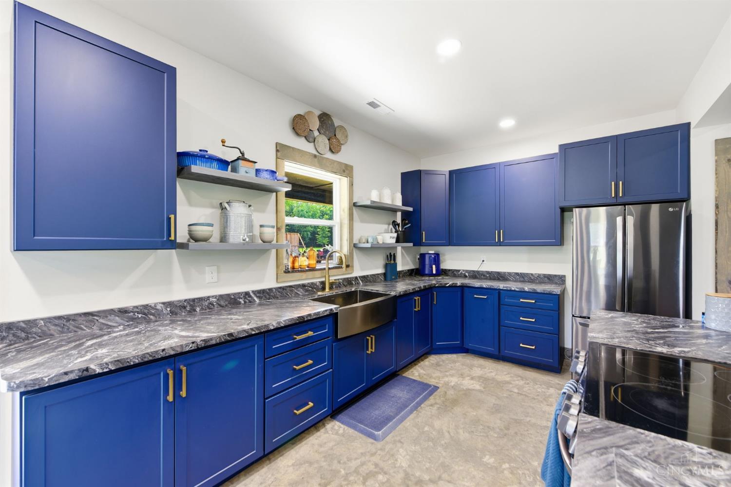 2585 Moler Road Property Photo 16