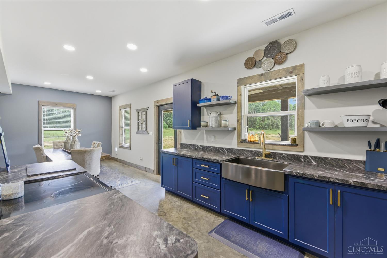 2585 Moler Road Property Photo 18