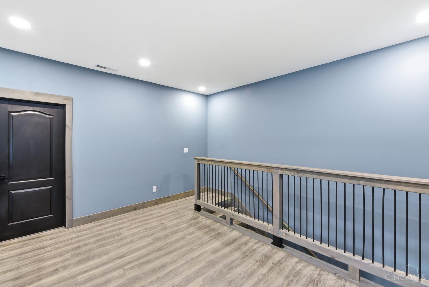 2585 Moler Road Property Photo 28