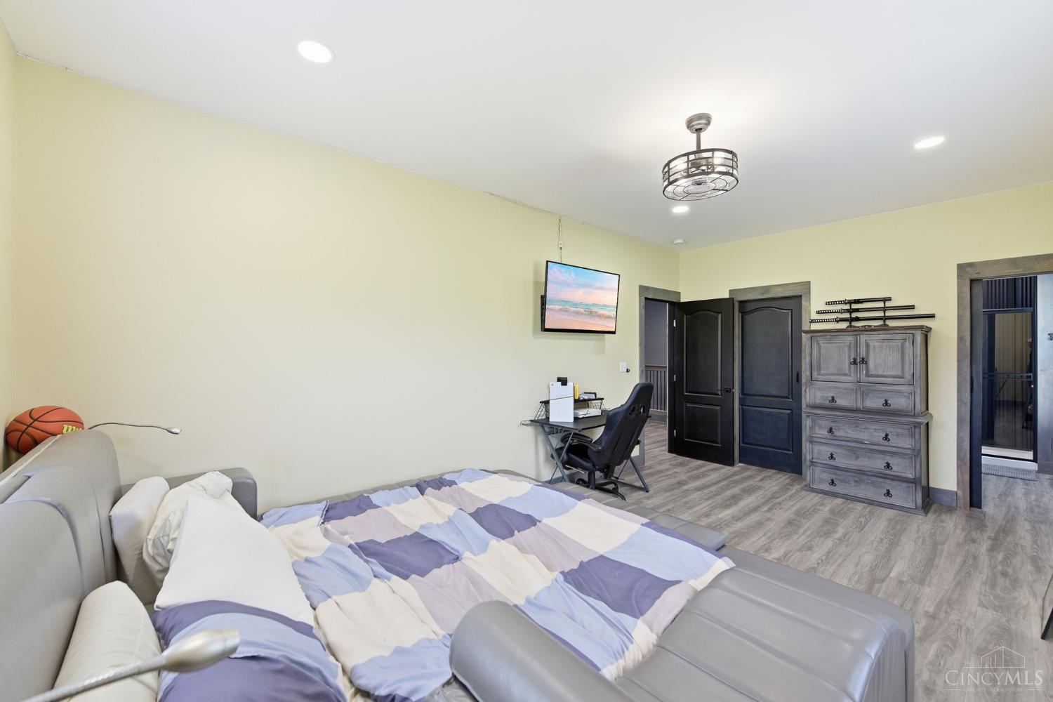 2585 Moler Road Property Photo 30