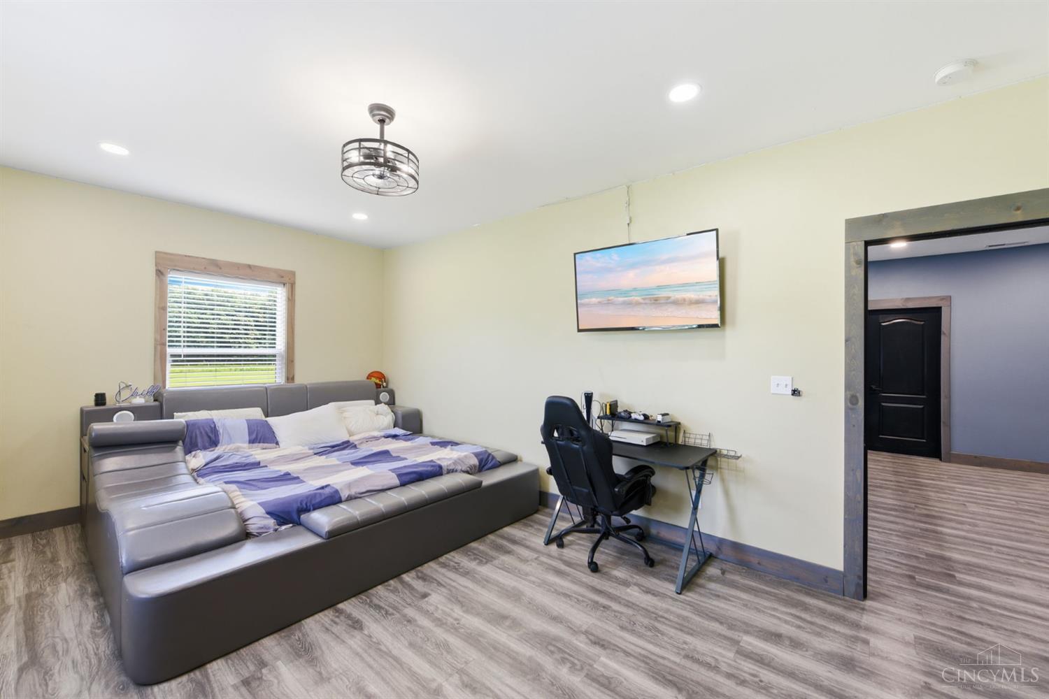 2585 Moler Road Property Photo 32