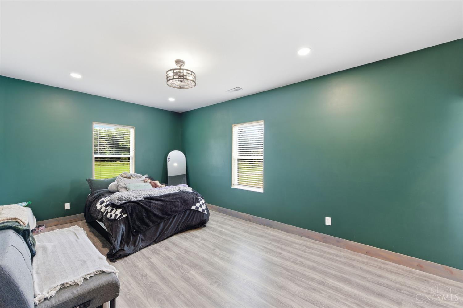 2585 Moler Road Property Photo 33