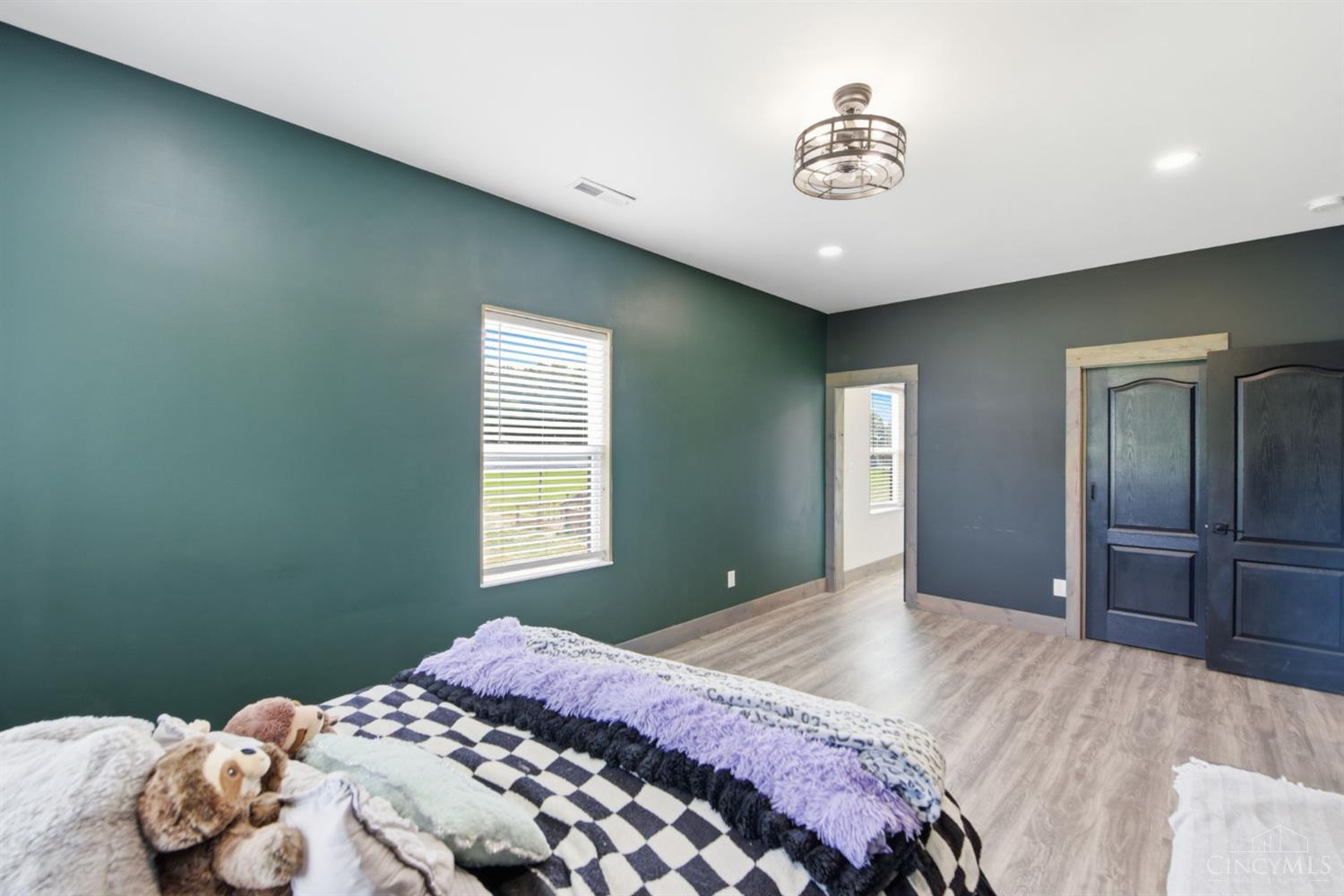2585 Moler Road Property Photo 34