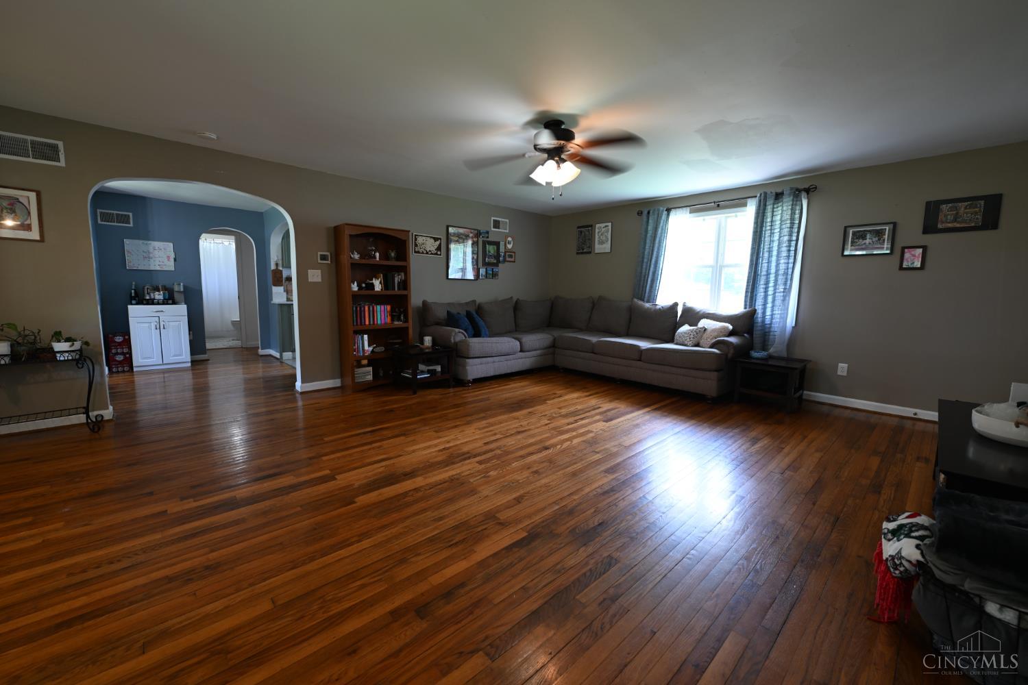 4245 Roselawn Avenue Property Photo 3