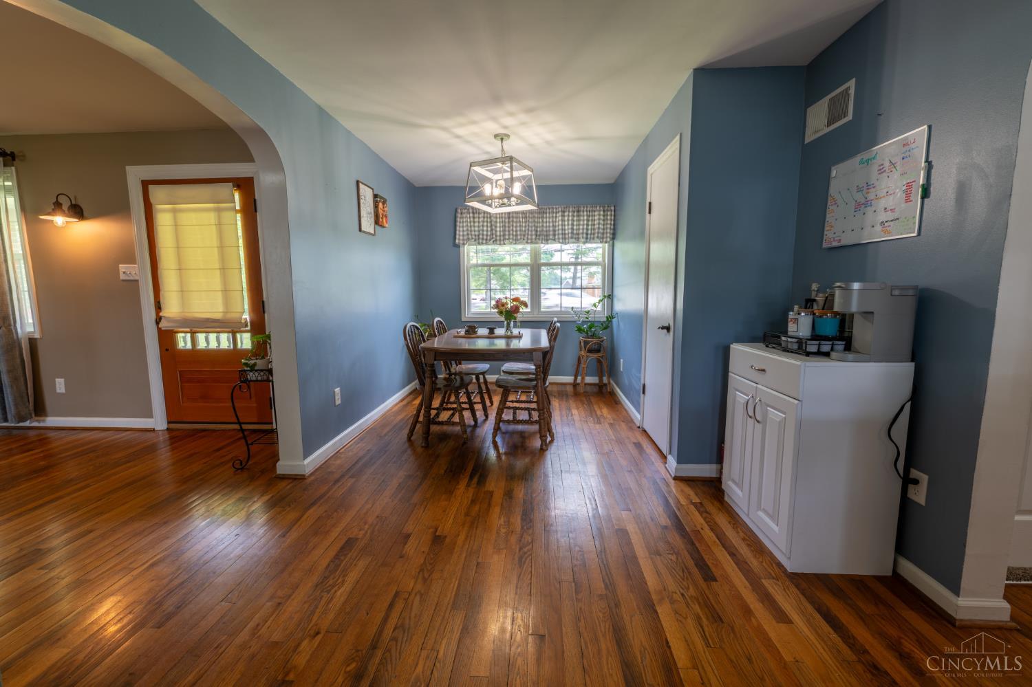 4245 Roselawn Avenue Property Photo 6