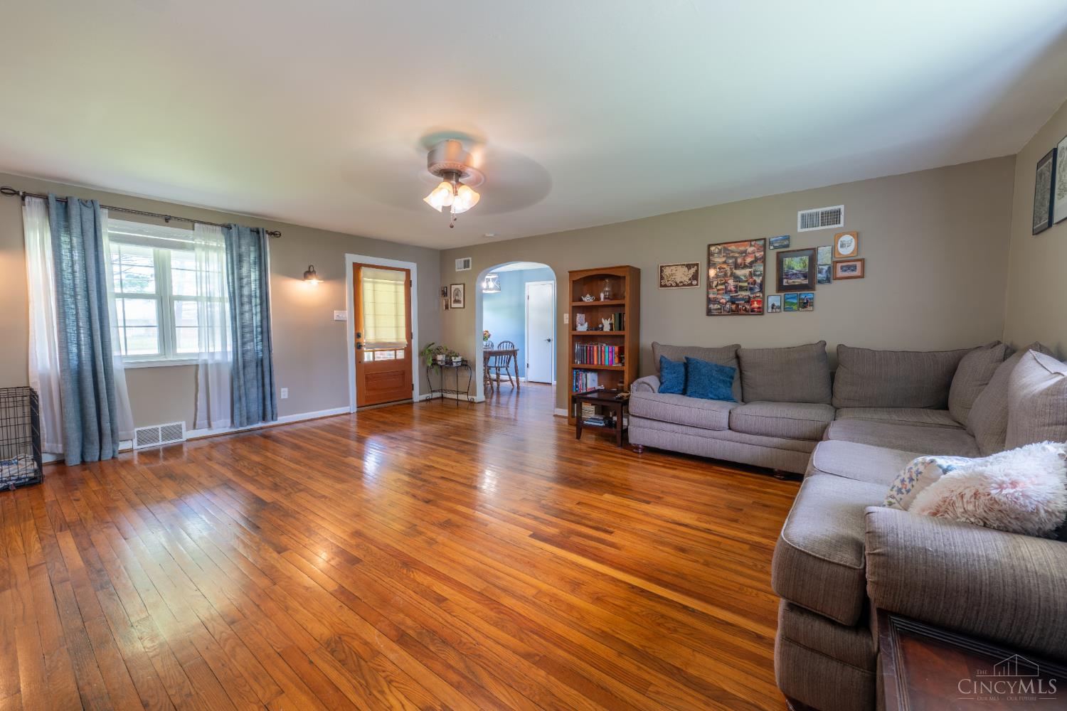 4245 Roselawn Avenue Property Photo 9