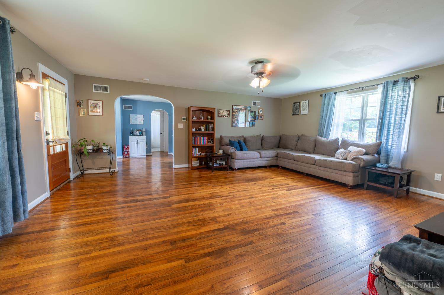 4245 Roselawn Avenue Property Photo 11