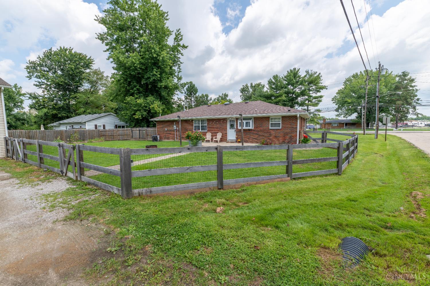 4245 Roselawn Avenue Property Photo 18