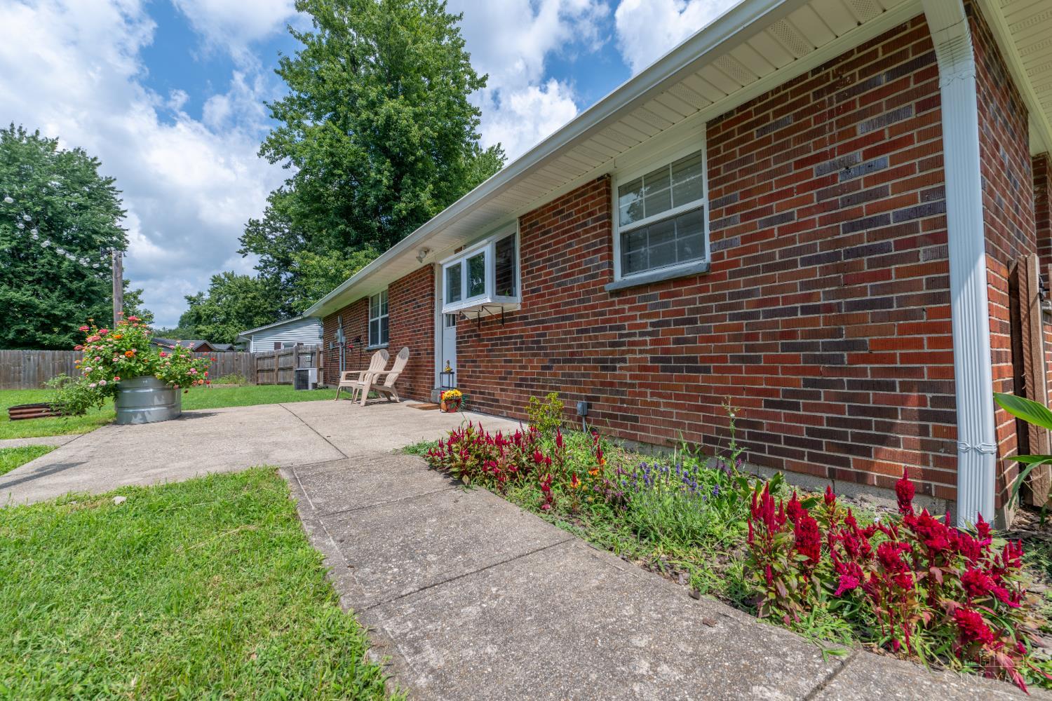 4245 Roselawn Avenue Property Photo 21