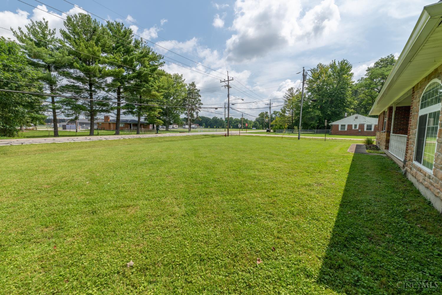 4245 Roselawn Avenue Property Photo 33