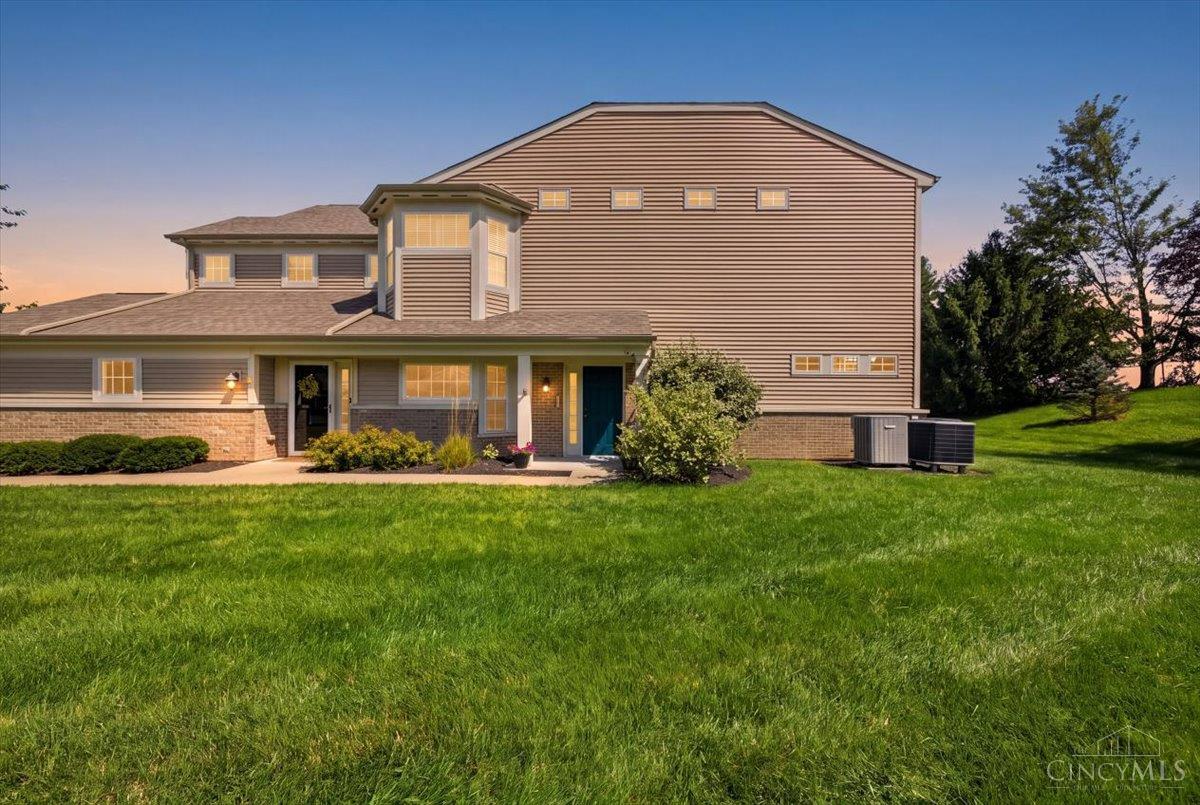 4567 Winners Circle Property Photo 3