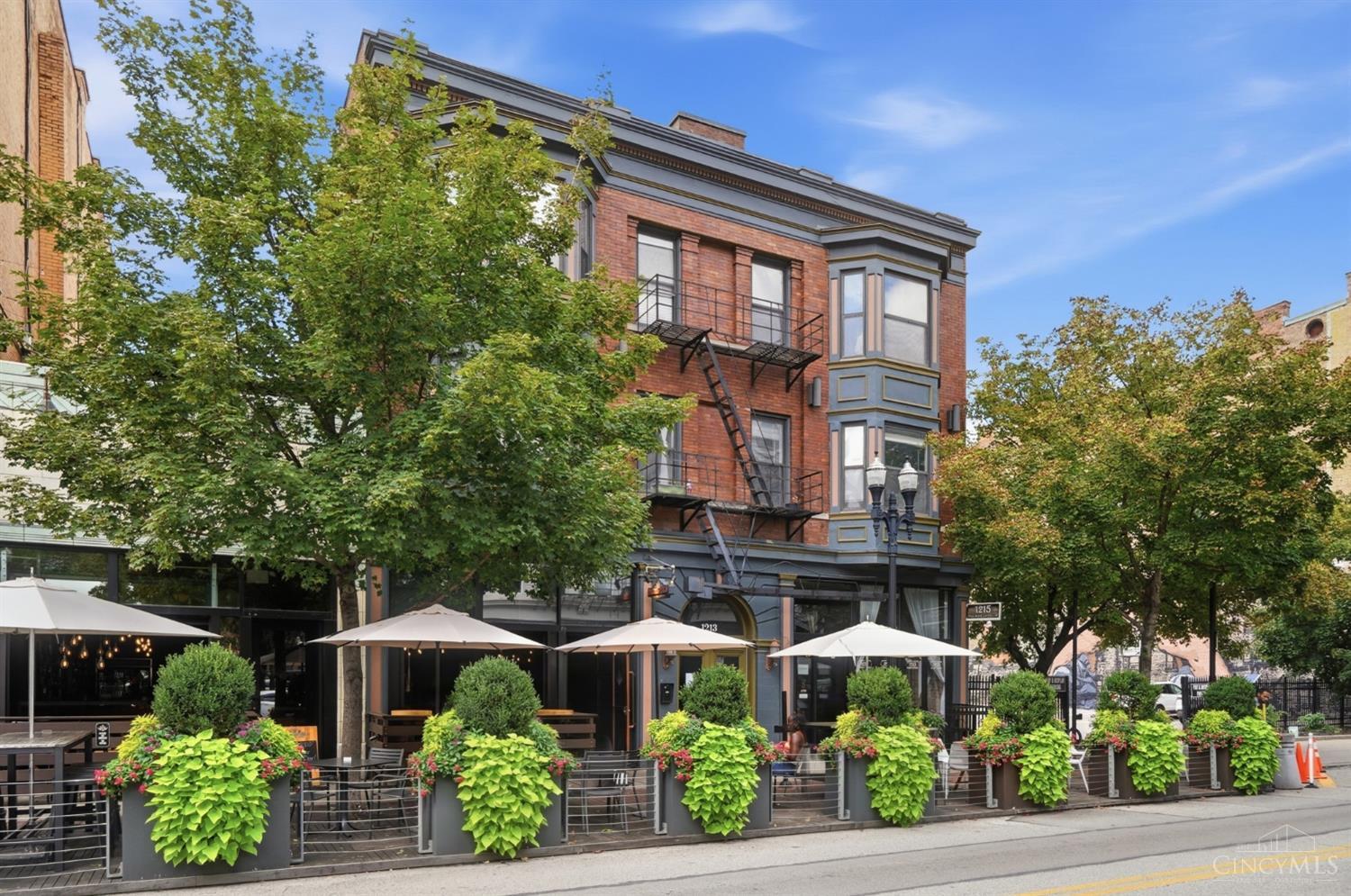 1213 Vine Street Property Photo 4