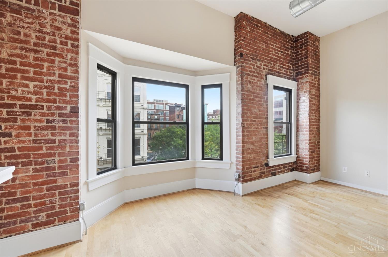 1213 Vine Street Property Photo 21