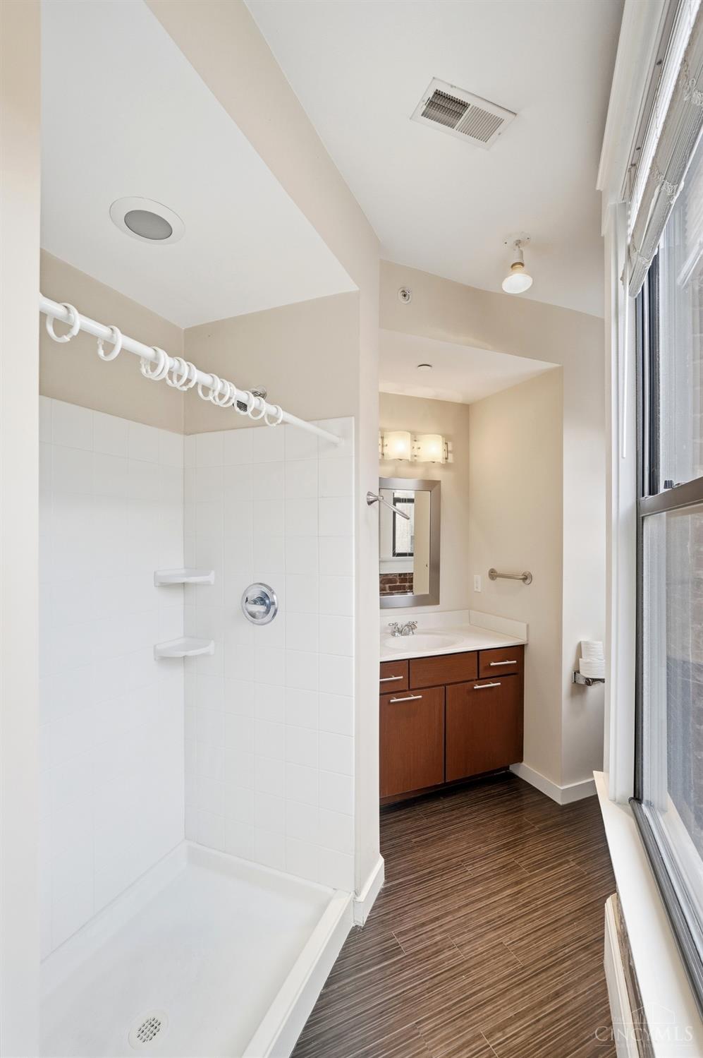 1213 Vine Street Property Photo 32