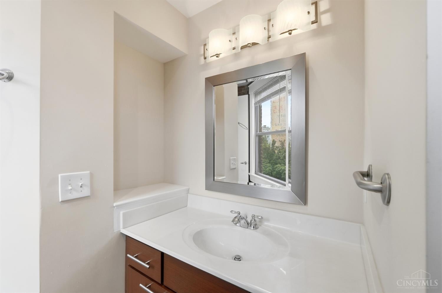 1213 Vine Street Property Photo 34