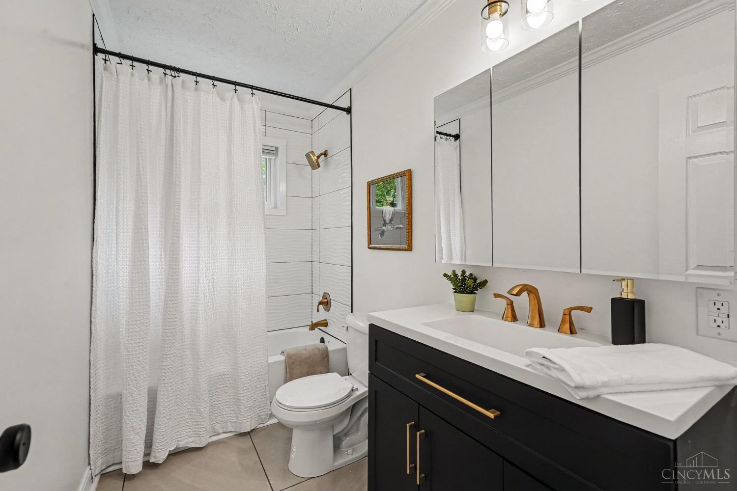 2065 Sevenhills Drive Property Photo 14
