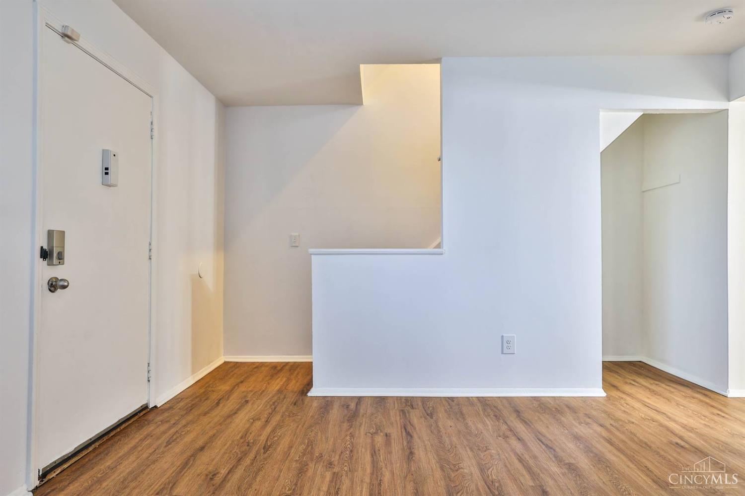 1556 Meredith Drive Property Photo 3
