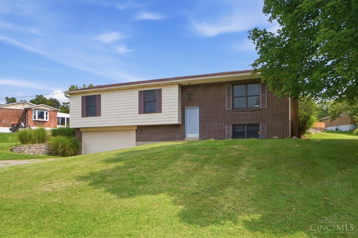 9054 Revere Run Property Photo 3