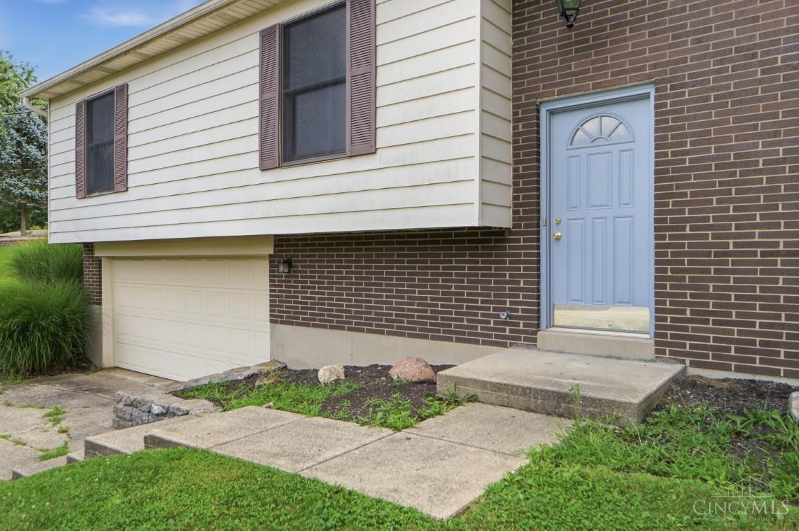 9054 Revere Run Property Photo 4