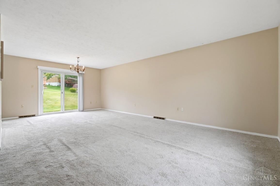 9054 Revere Run Property Photo 7