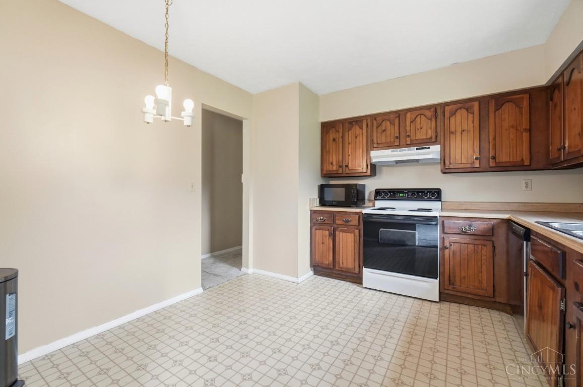 9054 Revere Run Property Photo 12