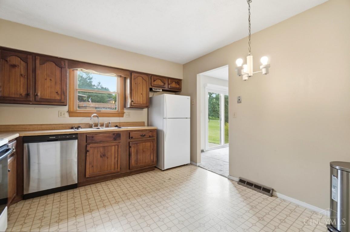 9054 Revere Run Property Photo 14