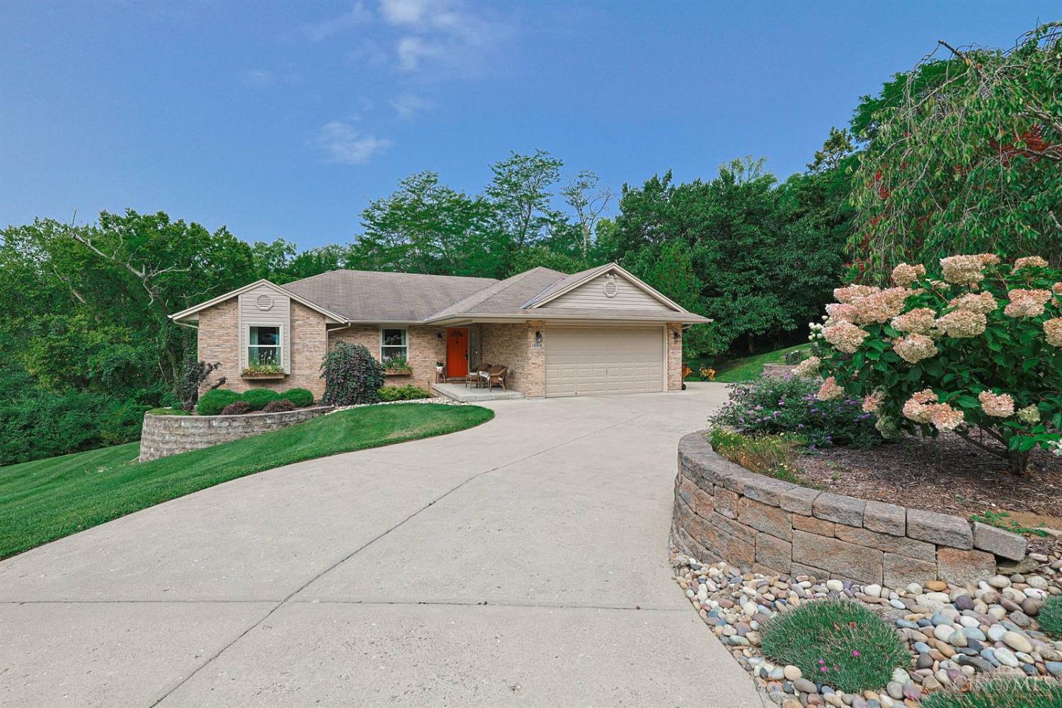 10016 Skyridge Drive Property Photo 1