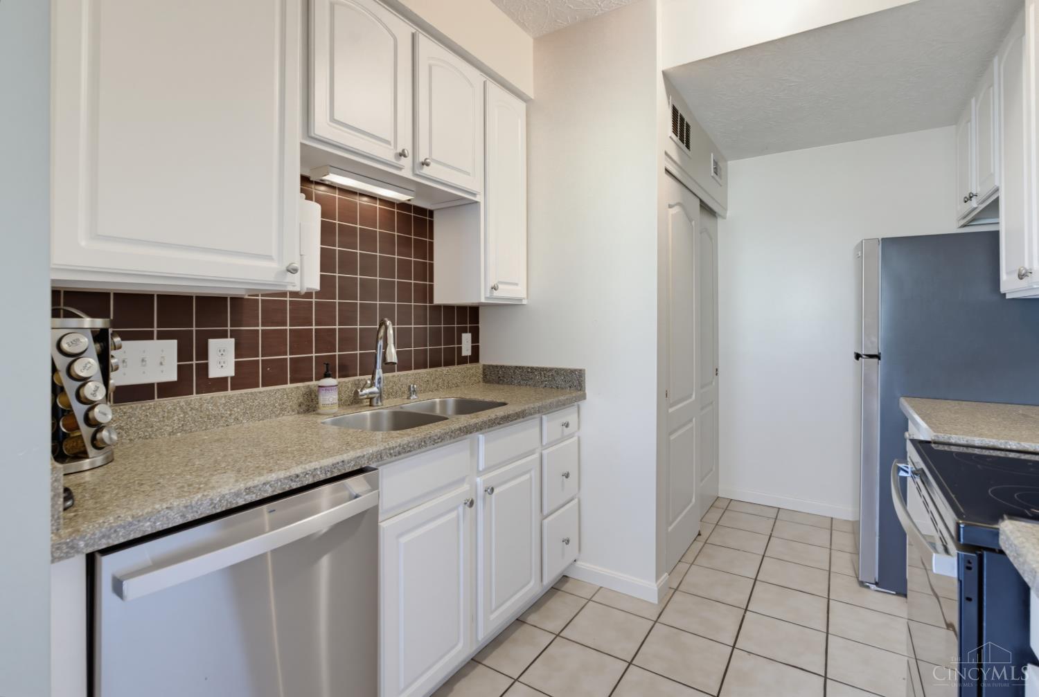 2442 Elderberry Court Property Photo 10