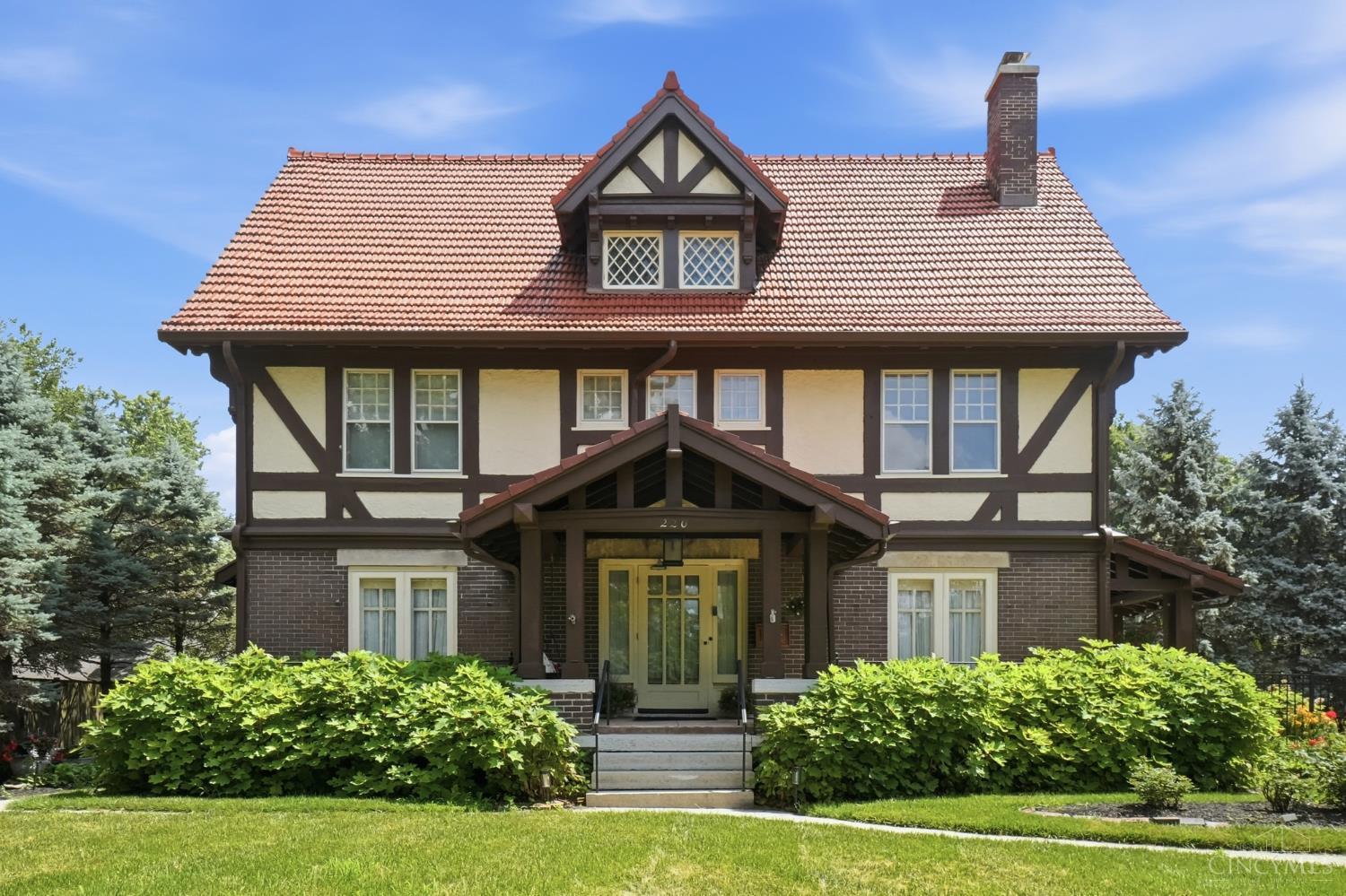 220 Central Avenue Property Photo 1